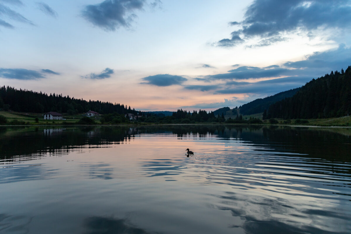 Lac de montagne dans le Jura, un incontournable de la Station